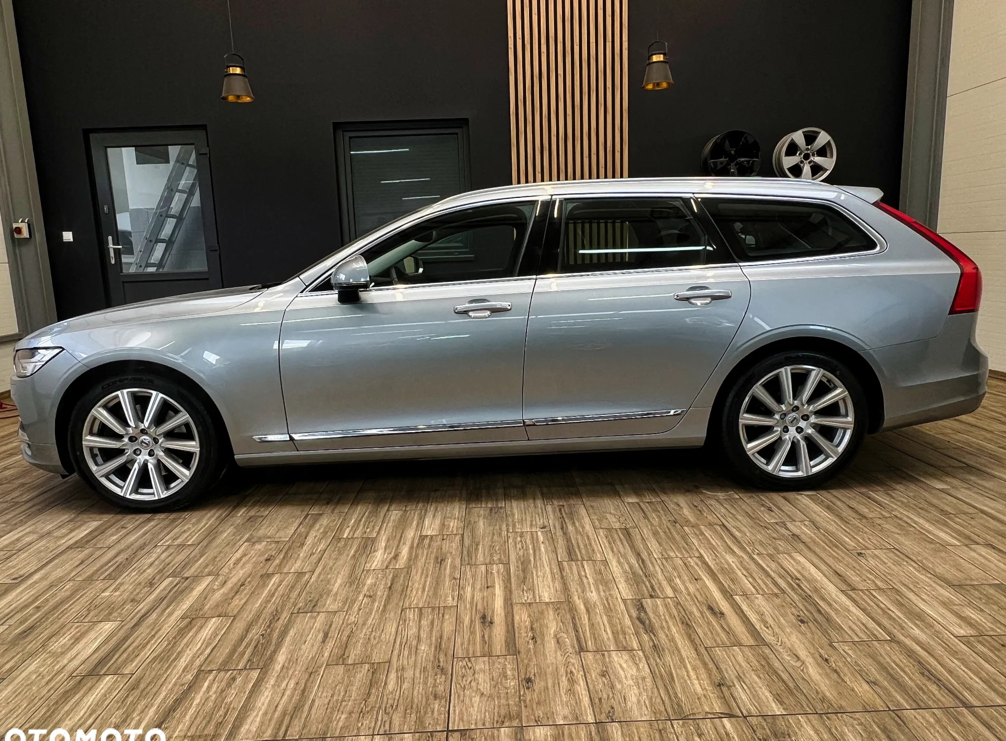 Volvo V90 cena 127900 przebieg: 94000, rok produkcji 2017 z Ośno Lubuskie małe 704